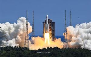 国产丝袜制服在线